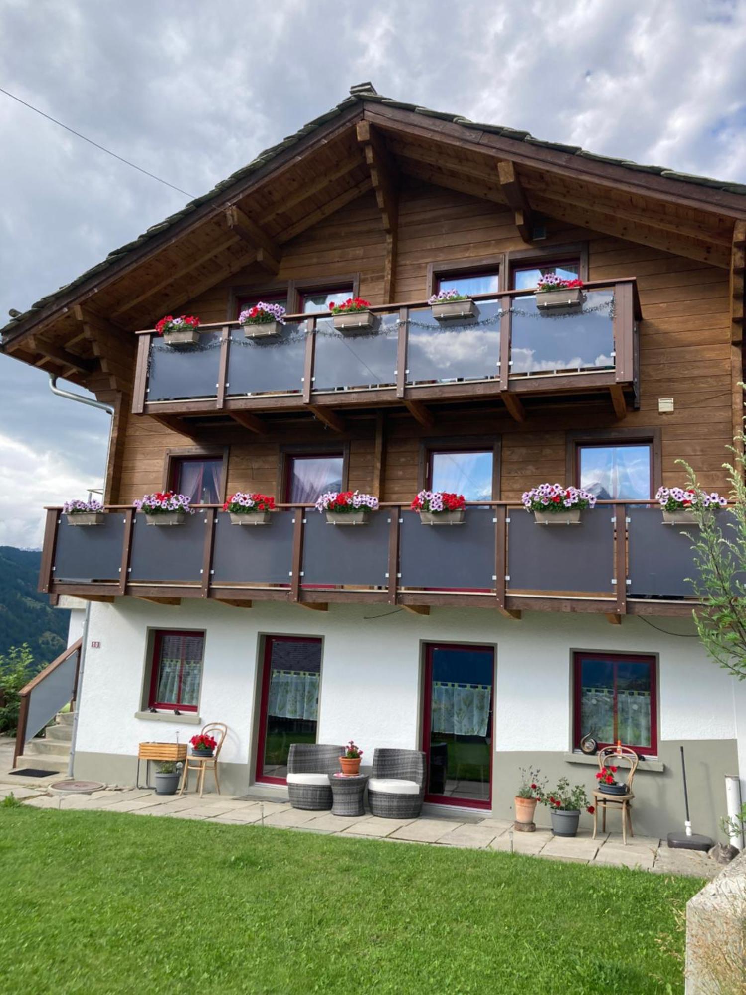 Haus Dorfblick Apartment Grächen Exterior foto